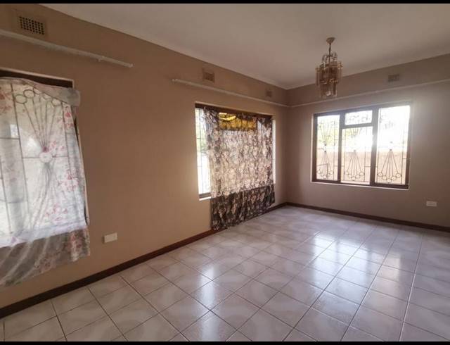 3 BEDROOM HOUSE FOR SALE IN CRAIGIEBURN